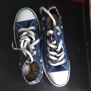 Converse NEW size 6